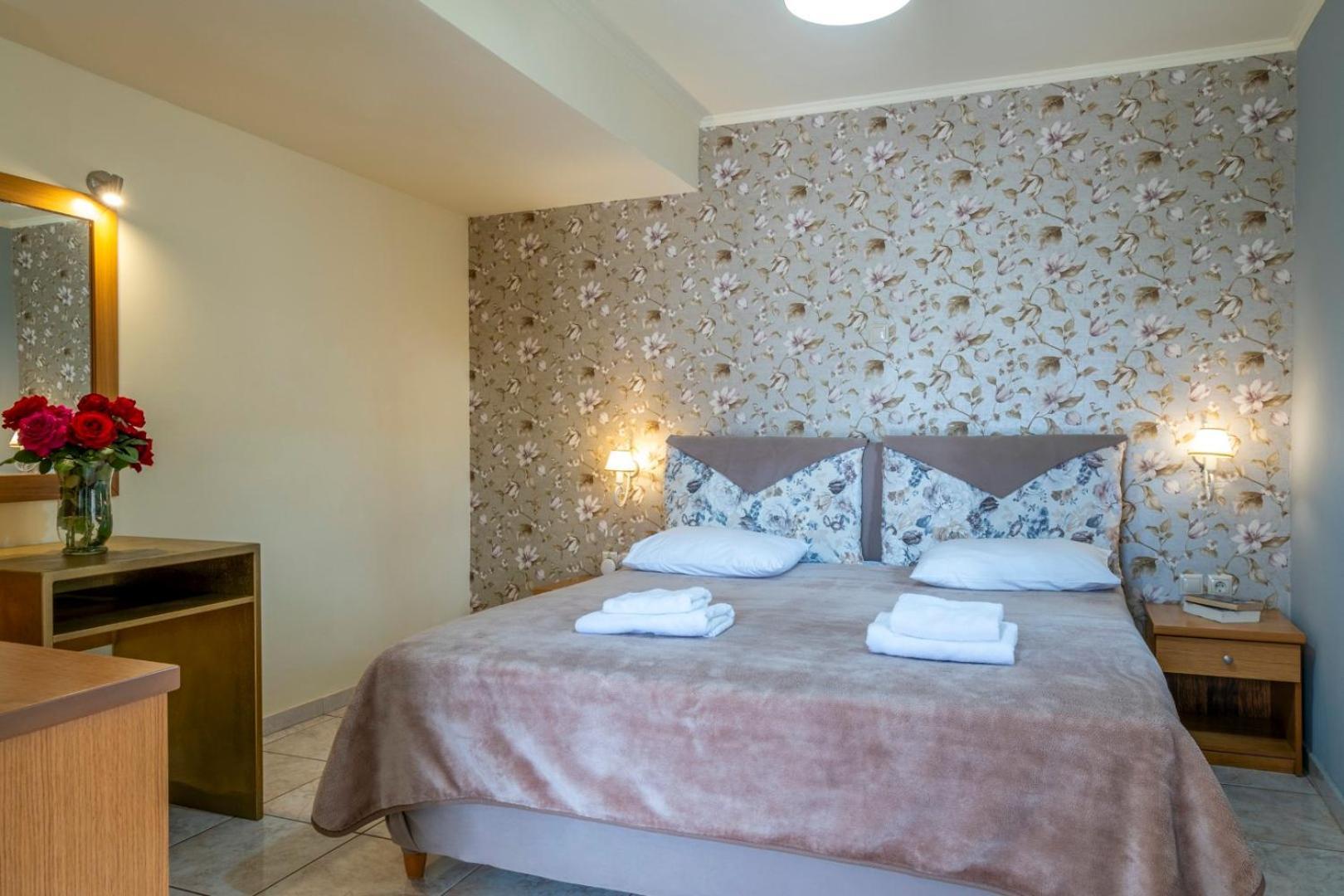 Areti Hotel